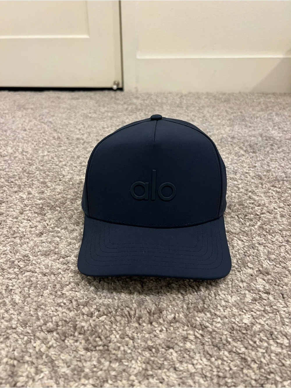 Alo Yoga Performance District Trucker Hat - Navy